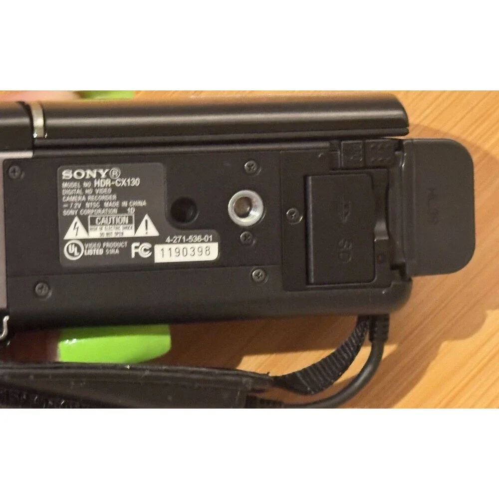 Sony HDR-CX130 Handycam HD Camcorder Black Bundle W Adapter Etc. Working ￼